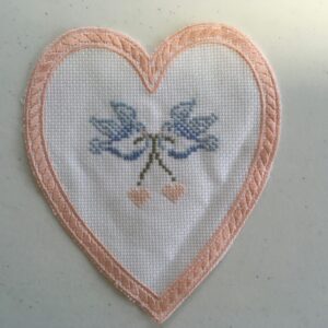 Coeur d'amour Brodé à la Main-colombes-maribel